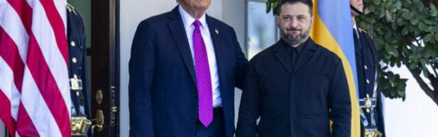 Зеленски и Трамп разговарали телефоном