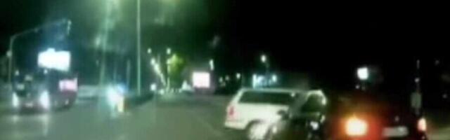 Sudar dva automobila na Bulevaru 12. februar u Nišu. Devojka lakše povređena