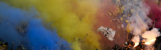 SKANDAL U ZENICI! Policija Rumunima oduzimala srpska obeležja!