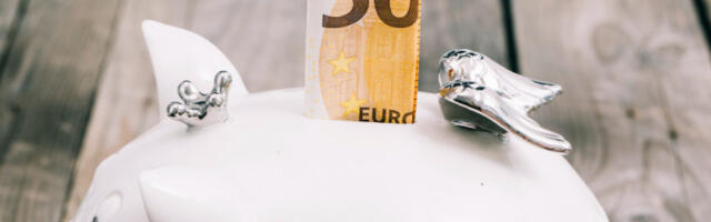 Евро сутра 117,4123 динара