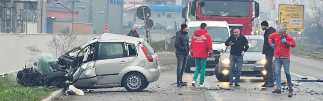 HOROR NA OBILAZNICI: Težak udes automobila i kamiona kod Gornjeg Milanovca, sumnja se da ima poginulih! (FOTO)