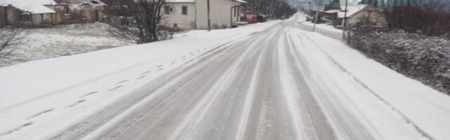 Vreme na jugoistoku Srbije: Sneg, mraz i led na putevima