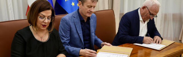 Глишић потписао уговор од 360 милиона динара за реконструкцију школе у Сурдулици