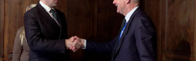 Ђурић у Минхену са званичником НАТО-а: Србија посвећена миру и заштити Срба на КиМ