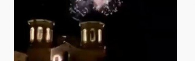 OVAKO JE SINOĆ SLAVILA U CRNOJ GORI! Vatrometi širom zemlje i pesme o Kosovu! /VIDEO/