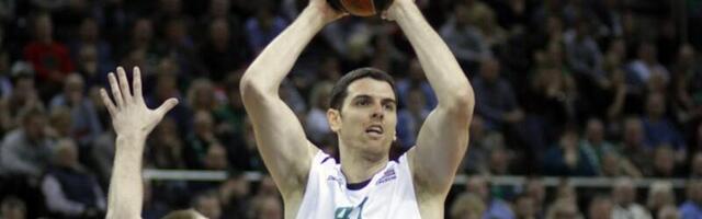 "Verujem u dobru atmosferu, SAMO OVAKO PARTIZAN MOŽE DO POBEDE" Dejan Borovnjak za "Blic" govorio o prednostima i manama Burse pred meč u Beogradu