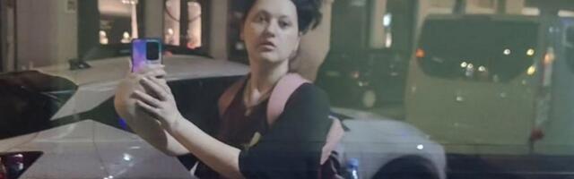 "Još uvek hodam..." Naša pevačica boluje od ove teške bolesti: Objavila sliku, nosi Bogorodicu oko vrata