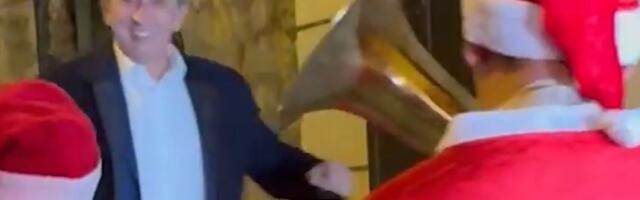 Žika Jakšić došao kod Ražnatovića na slavu: Voditelja ispred vile na Dedinju dočekali trubači, on zaplesao