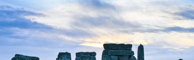 Mistični ritual na Stounhendžu: Ovo se dešava samo jednom godišnje, žene obukle nesvakidašnje kostime