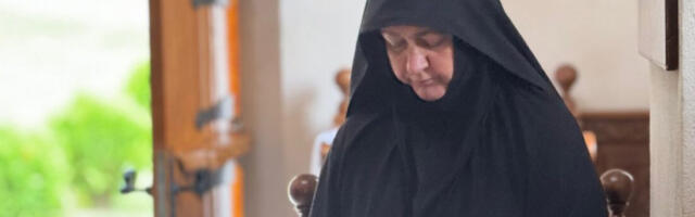 DEVOJČICA KOJOJ LEKARI NISU DAVALI ŠANSE, ISCELILA SE U MANASTIRU BRNJAK: Igumanija Stefanida svedoči o čudima pred ikonom Svetog Pantelejmona