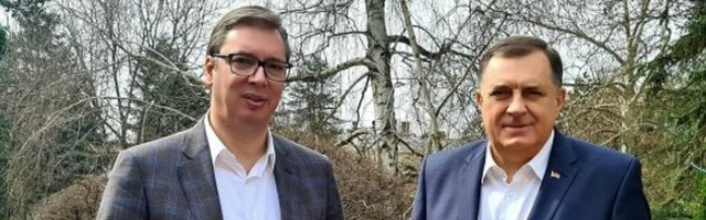 (FOTO) Predsednik Vučić objavio fotografiju sa Dodikom: Sastanak pred važna putovanja!