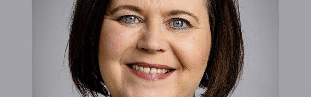 ISLANDSKA MINISTARKA ZA DEČJA PITANJA PODNELA OSTAVKU! Zabavljala se sa tinejdžrom i rodila mu sina!