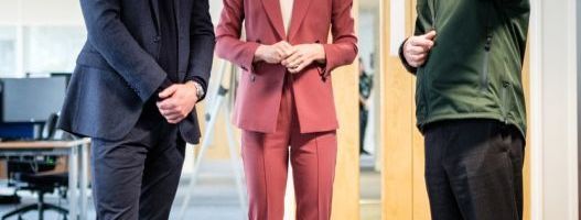 Karantinsko okruženje? Otkrijte kako izgleda stajling i kancelarija Kate Middleton u Kengsintonskoj palati