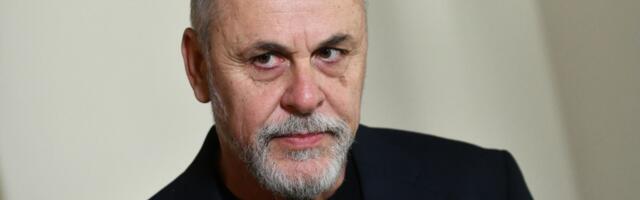 BIO JOJ JE PROFESOR, A ONDA SU SE ZALJUBILI NA SETU: Glumac oženio 21 godinu mlađu koleginicu, a evo kojim poslom se bavio pre nego što je postao zvezda