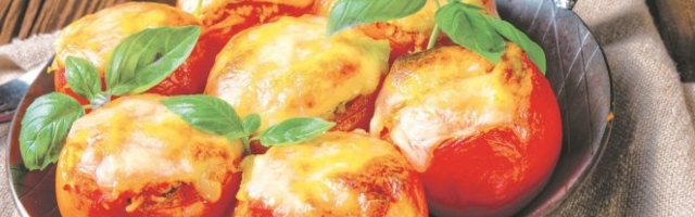 LAGANI, MEDITERANSKI SPECIJALITET: Zapečeni paradajz s mocarelom i pančetom!
