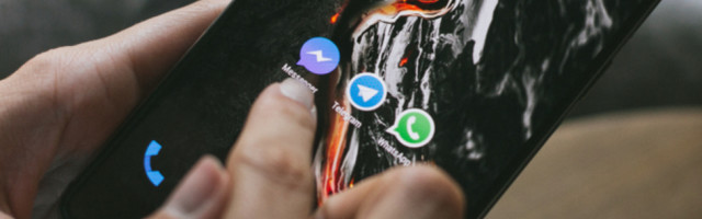 Mladić je zaspao sa telefonom, a onda ga je probudio miris paljevine! (FOTO)