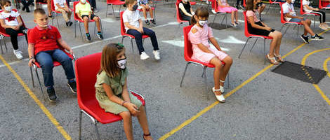 Dobrodošli u BiH: Vaspitačici plata 300, političaru 3.000 eura