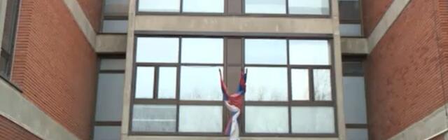 Dvojica uhapšena nakon sukoba ispred Filozofskog fakulteta, jedan policajcu oteo štit, drugi to pokušavao