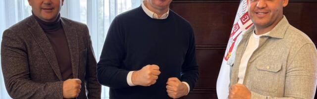 Predsednici Vučić i Kremljev dogovorili svetske boks gala manifestacije u Beogradu