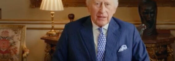 Epstin u mejlovima optuživao kralja Čarlsa: “Pretpostavljam da zna da on to radi”