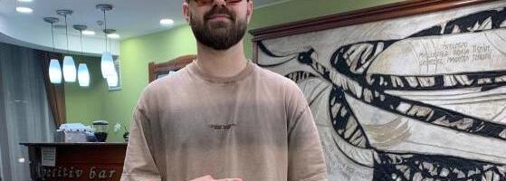 CRNE VESTI IZ ORDINACIJE! Pevaču saopštena dijagnoza koja mu je promenila život:  Gubim vid na jednom oku