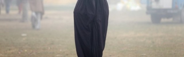 BIZARNO HAPŠENJE U INDIJI! Hteo deovojku da prevede u islam, policija odmah reagovala!