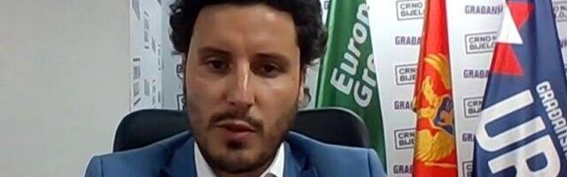 (VIDEO) KO BI REKO ČUDA DA SE DESE, DA MILJACKA DPS ODNESE... Samo, ne pevaju ovo Srbi u Crnoj Gori, VEĆ SAV U TRANSU DRITAN ABAZOVIĆ! Sudeći po ovome, MILO JE UGASIO!