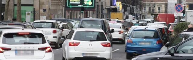 NE KREĆITE NA PUT BEZ ZIMSKE OPREME I LANACA: Vozači se savetuju na oprez - za sada putevi prohodni!