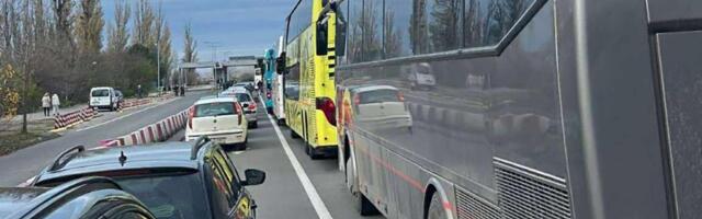 Zadržavanja za teretnjake na izlazu na Batrovcima i Šidu najduže dva sata