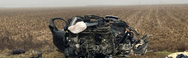 (VIDEO) Jezivi snimci sa mesta nesreće: U ovom kombiju su stradali navijači PAOK-a, vozilo potpuno smrskano