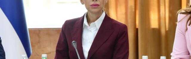 "NA DECU UDARATE OLOŠI BLOKADERSKI?!" Adrijana Mesarovič zgrožena napadom na Vučića i njegovu porodicu: Da li vam je išta sveto?