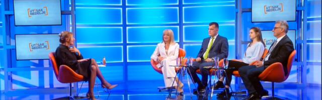 Ovo su već ozbiljne deluzije uživo: I ateisti će početi da se krste kad vide šta ova blokaderka radi u "Utisku" (VIDEO)