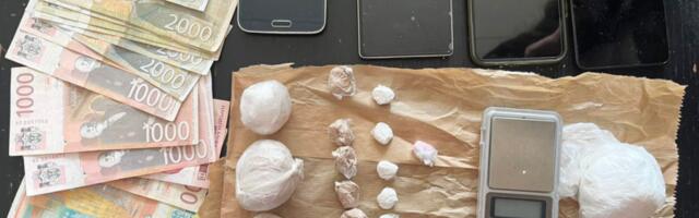 (FOTO) Heroin, kokain i novac: policija uhapsila trojicu osumnjičenih na Zvezdari i Voždovcu