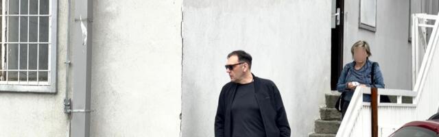EKSKLUZIVNO: Uslikali smo Kaspera ispred "Laze" nakon posete Mini Kostić - Sav u crnom, bled, OTKRIO JEDNU JEDINU INFORMACIJU