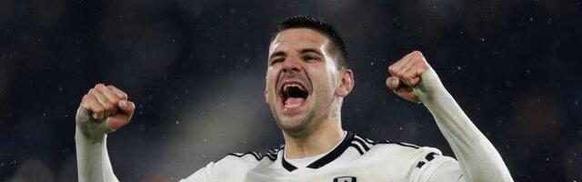 MITROVIĆ JE NAJBOLJI NAPADAČ U ISTORIJI! Klinci u LONDONU nose dres SRPSKOG golgetera!