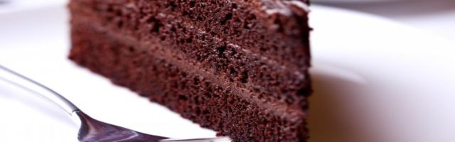 POSLASTICA ZA CELU PORODICU - TOPI SE U USTIMA! Napravite čokoladnu sladoled tortu!