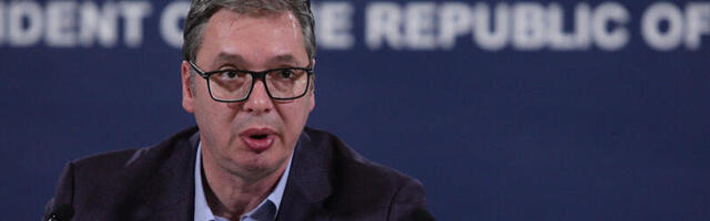 Vučić obećao novac onima koje ucenjuju za glasove