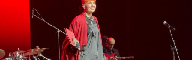 Josipa Lisac otvorila koncert u prepunom Sava centru: U svom prepoznatljivom stilu, zablistala pred publikom