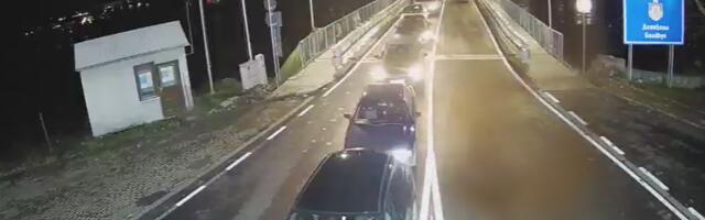 Pao sistem na granicama: Evo gde su se formirale gužve (FOTO)