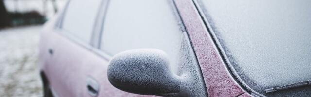 Stiže „ruski mraz“: Kako pravilno da očistite stakla na kolima i izbegnete grešku koja može skupo da vas košta