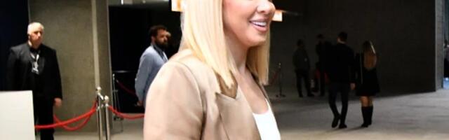 GOLO GOLCATO IZDANJE MILICE TODOROVIĆ: Pevačica pozirala potpuno naga, a svi su gledali u OVAJ detalj na njenom telu!