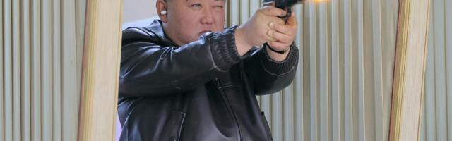 POVEO ĆERKU U STRELJANU, DAO JOJ PIŠTOLJ! Pogledajte izraz na licu ćerke Kima Džonga Una dok puca - deluje rutinski! (FOTO)