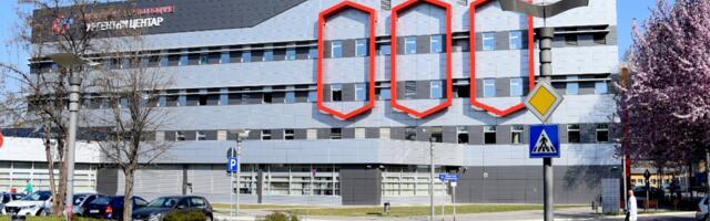 Poznato stanje žene na koju je pao deo drvene konstrukcije sa tržnog centra u Novom Sadu