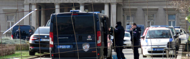 ANEM: Policija prikriva odgovornost za nečinjenje prilikom napada na ekipu N1 ispred Skupštine