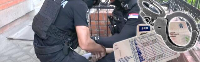 Tukao i izujedao policajca! Na Novom Beogradu uhapšen mladić koji je saobraćajcima pretio otkazom