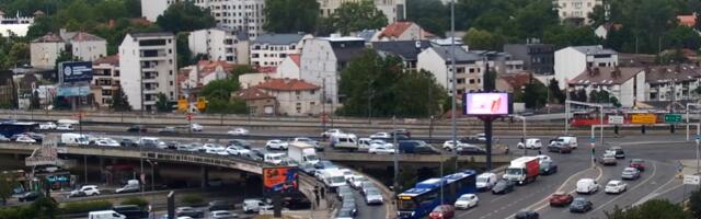 Beograd potpuno paralisan! Kolona na auto-putu dugačka 8 kilometara, sve stoji, ljudi zarobljeni u mestu! (FOTO)