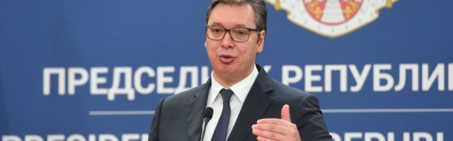 "VUČIĆ JE UZ SVOJ NAROD KAD JE NAJTEŽE"