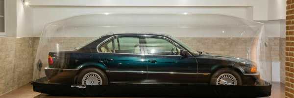 Prodaje se hermetički sačuvan BMW 740i E38 iz 1997. godine