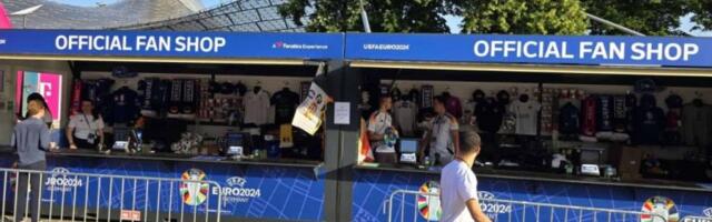 POGLEDAJTE CENE U ZVANIČNOJ FAN ZONI! Evo koliko košta šal Srbija-Slovenija! UŠI OTPADAJU! (FOTO)