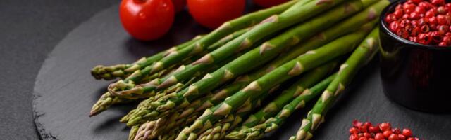 Ukoliko volite šparglu sada je pravo vreme da je zasadite u svojoj bašti